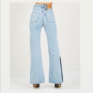 NWOT Levi’s Ribcage Split Flare, Size 30